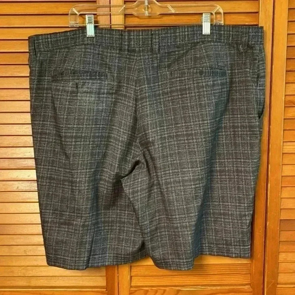 Shark Greg Norman for Tasso Elba Gray Mens Shorts Size 40 Slim Fit Quick Dry. - Picture 2 of 8